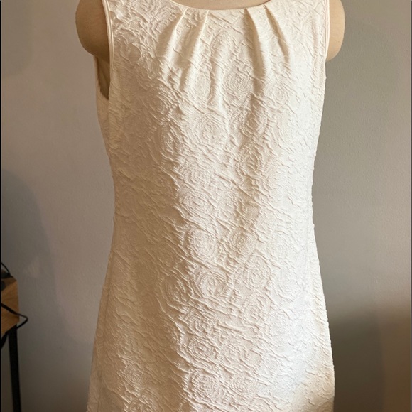 EUC Lace Stretch work or play dress - Picture 2 of 10